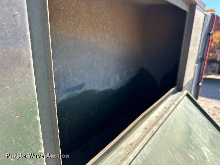 image for item EK0546 2000 Freightliner FLD 120 semi truck