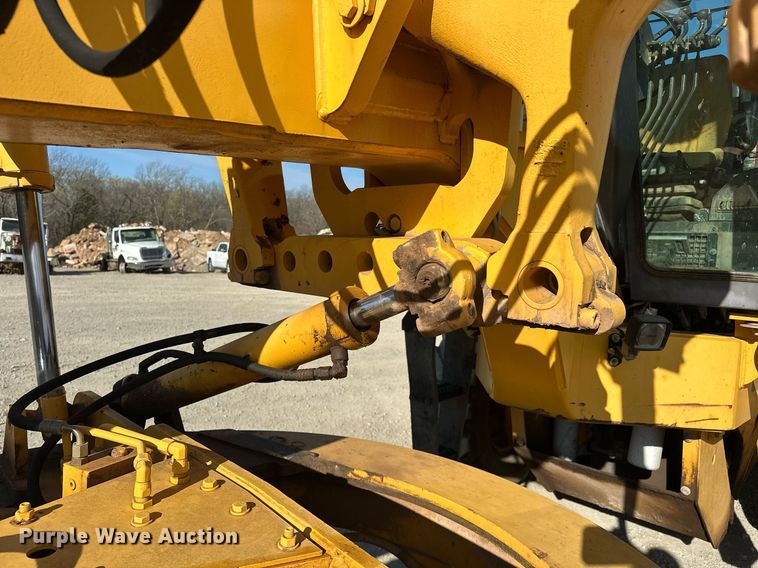 image for item EK0547 2005 Volvo G720B motor grader