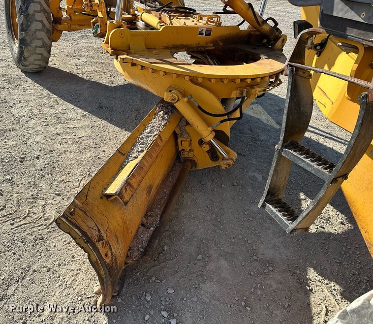 image for item EK0547 2005 Volvo G720B motor grader