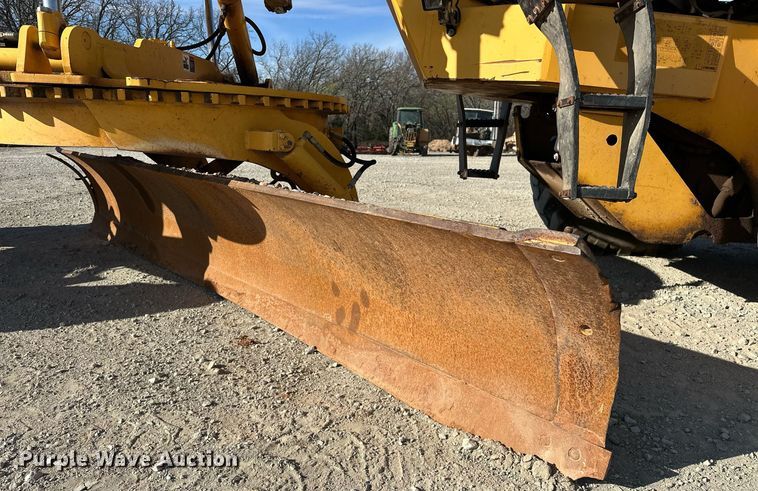 image for item EK0547 2005 Volvo G720B motor grader