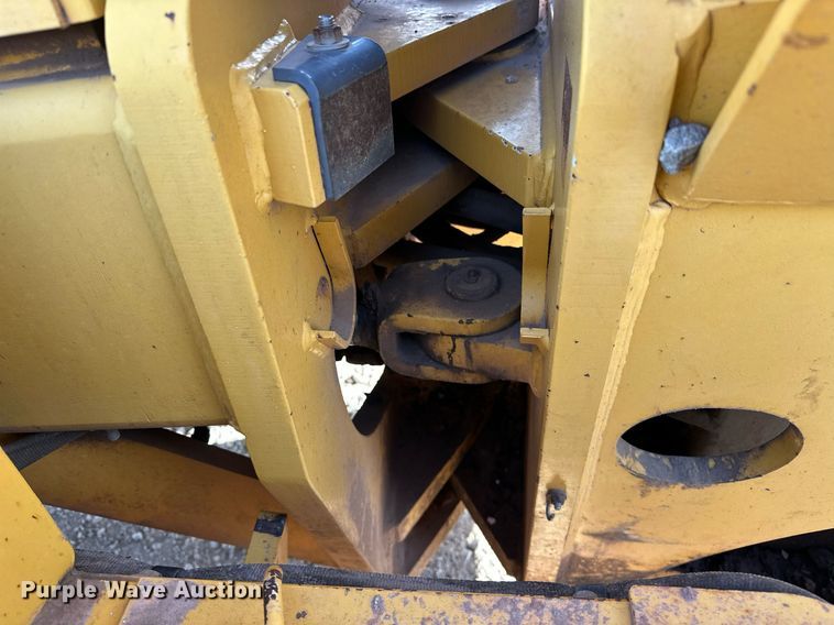 image for item EK0547 2005 Volvo G720B motor grader