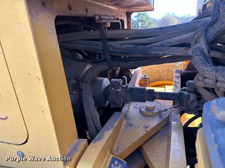 image for item EK0547 2005 Volvo G720B motor grader