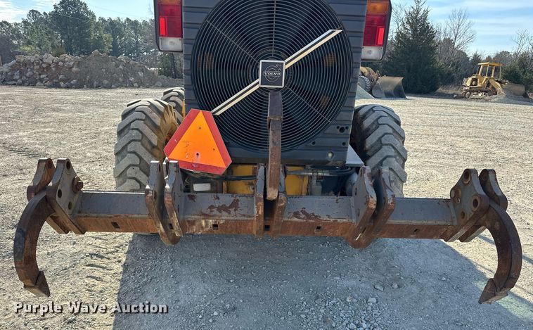 image for item EK0547 2005 Volvo G720B motor grader