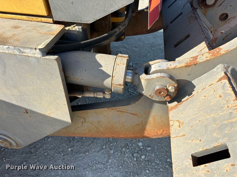 image for item EK0547 2005 Volvo G720B motor grader