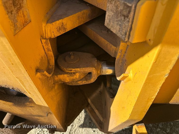 image for item EK0547 2005 Volvo G720B motor grader