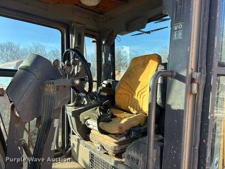 image for item EK0547 2005 Volvo G720B motor grader