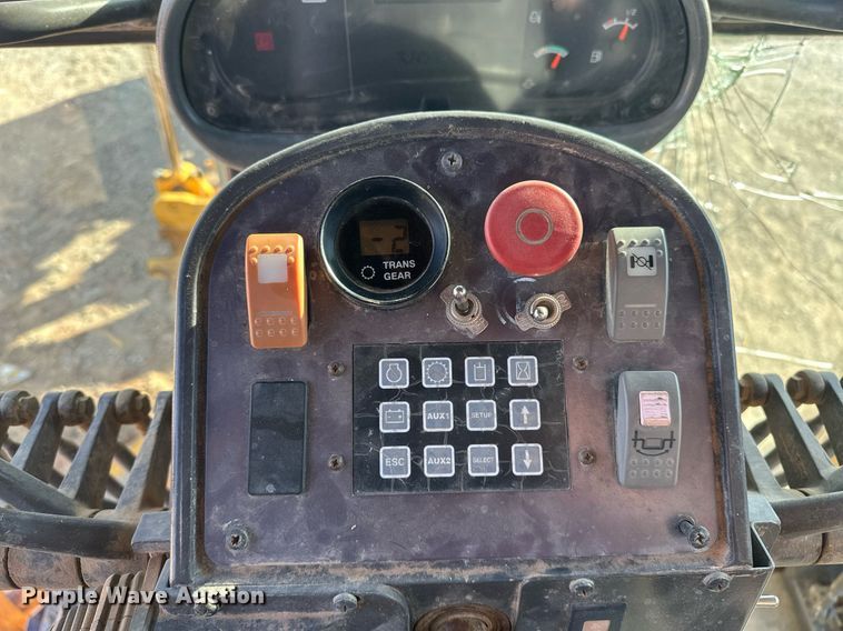 image for item EK0547 2005 Volvo G720B motor grader