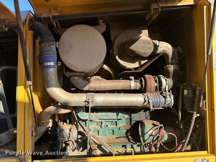 image for item EK0547 2005 Volvo G720B motor grader