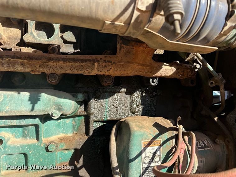 image for item EK0547 2005 Volvo G720B motor grader