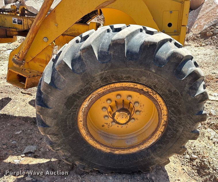 image for item EK0547 2005 Volvo G720B motor grader