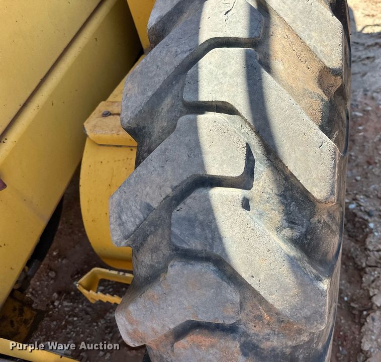 image for item EK0547 2005 Volvo G720B motor grader