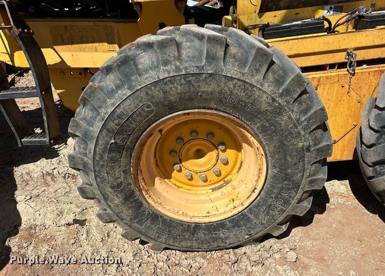 image for item EK0547 2005 Volvo G720B motor grader