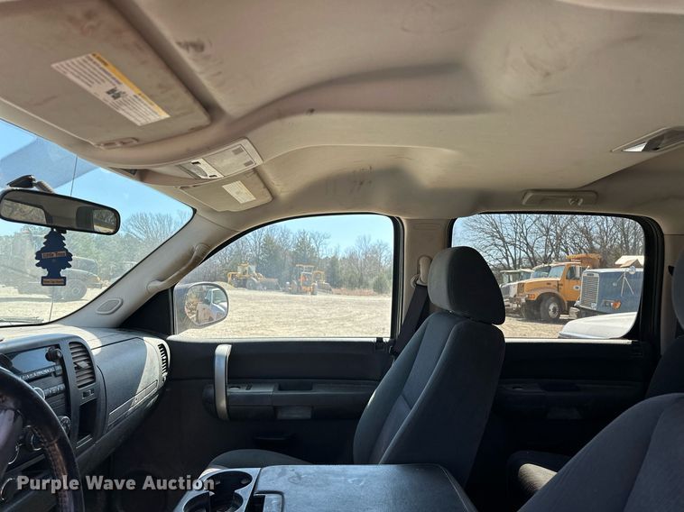 image for item EK0549 2009 Chevrolet Silverado 1500 Crew Cab pickup truck