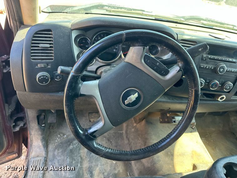 image for item EK0549 2009 Chevrolet Silverado 1500 Crew Cab pickup truck