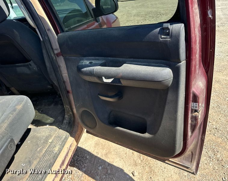 image for item EK0549 2009 Chevrolet Silverado 1500 Crew Cab pickup truck