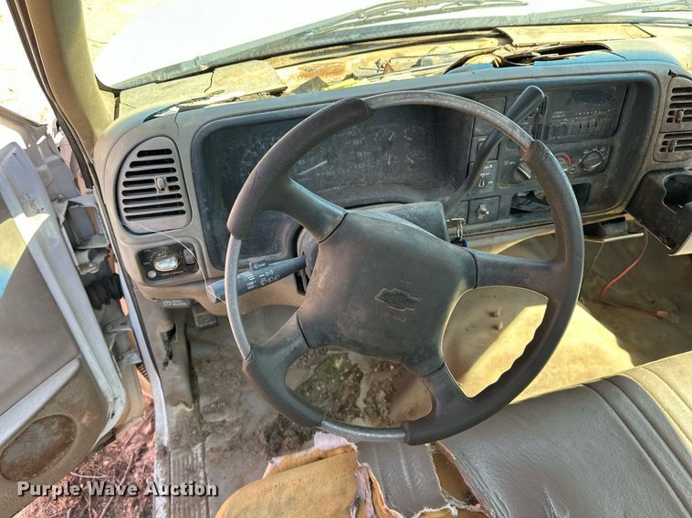 image for item EK0550 1998 Chevrolet C1500 pickup truck