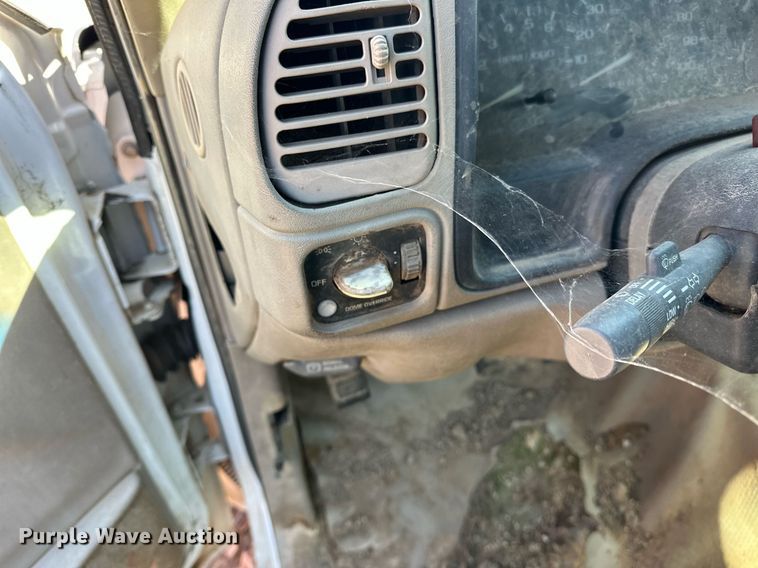 image for item EK0550 1998 Chevrolet C1500 pickup truck