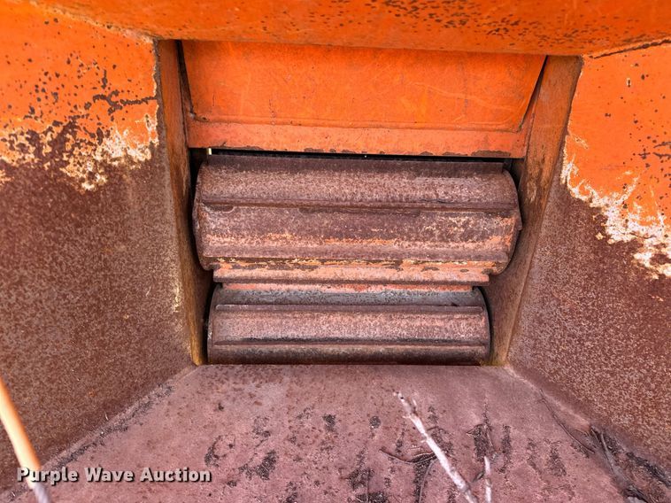 image for item EK0551 2006 Bandit 150 wood chipper