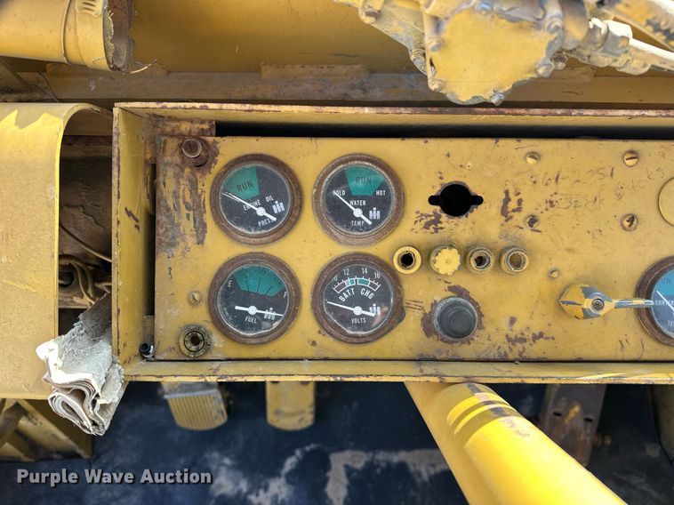 image for item EK0552 International  H65-C wheel loader