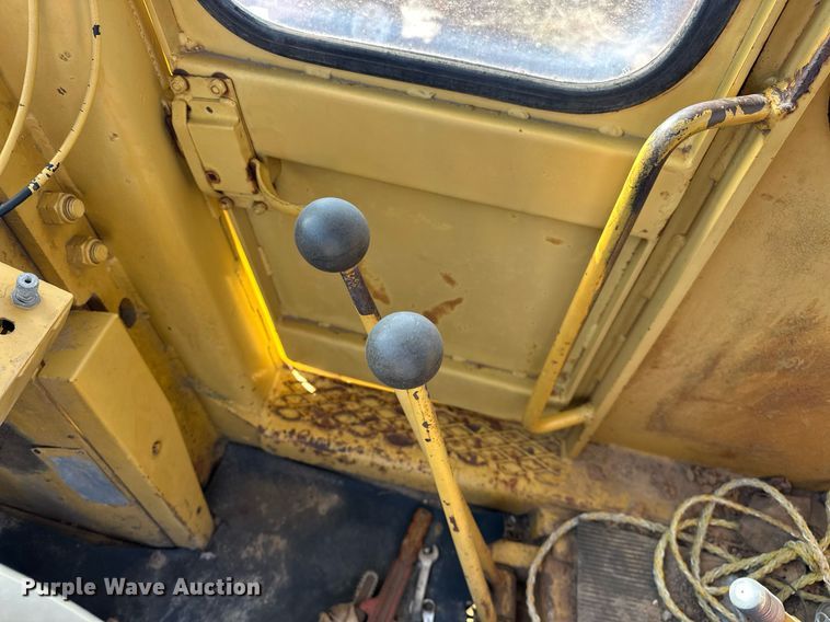 image for item EK0552 International  H65-C wheel loader