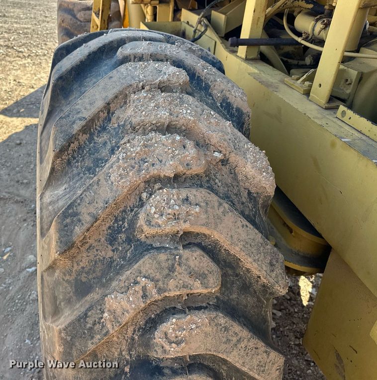 image for item EK0552 International  H65-C wheel loader