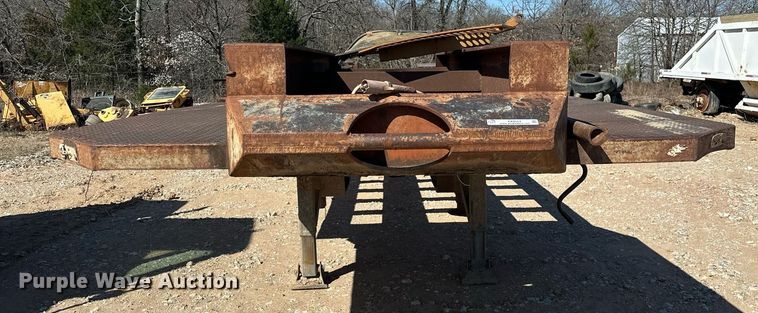 image for item EK0553 1981 Atoka 18DE Drop deck equipment trailer