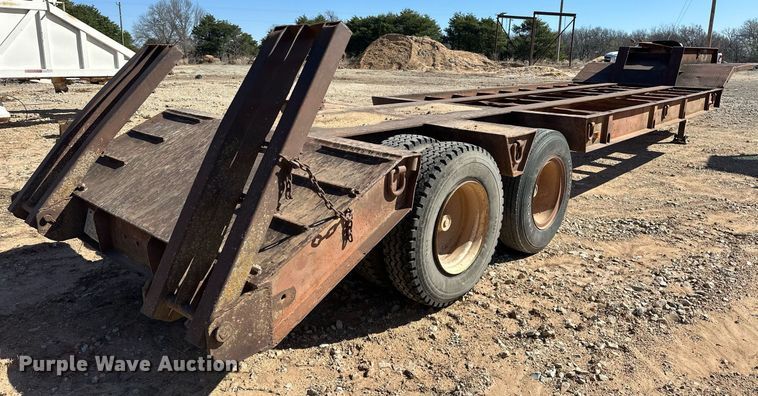 image for item EK0553 1981 Atoka 18DE Drop deck equipment trailer