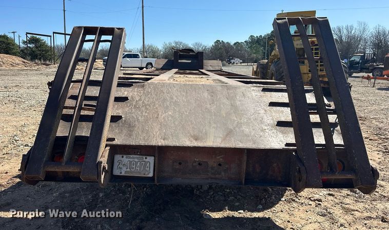 image for item EK0553 1981 Atoka 18DE Drop deck equipment trailer