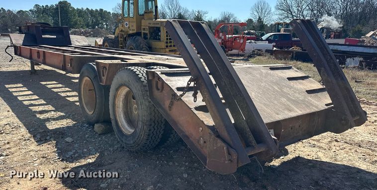 image for item EK0553 1981 Atoka 18DE Drop deck equipment trailer