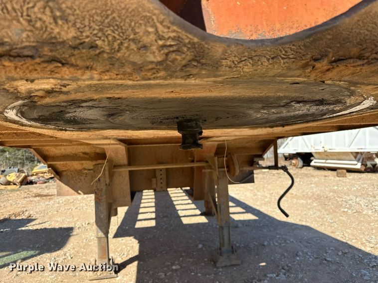 image for item EK0553 1981 Atoka 18DE Drop deck equipment trailer