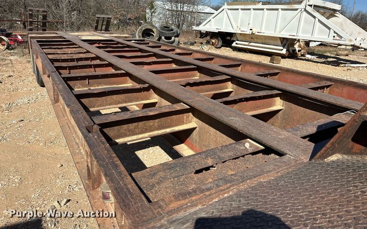 image for item EK0553 1981 Atoka 18DE Drop deck equipment trailer