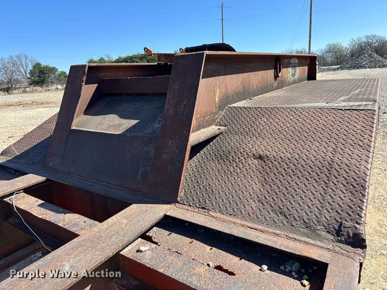 image for item EK0553 1981 Atoka 18DE Drop deck equipment trailer