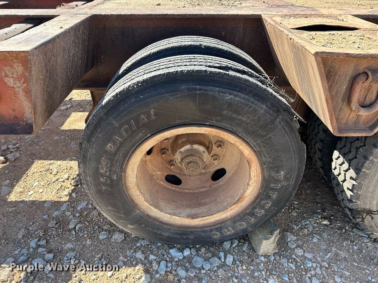 image for item EK0553 1981 Atoka 18DE Drop deck equipment trailer