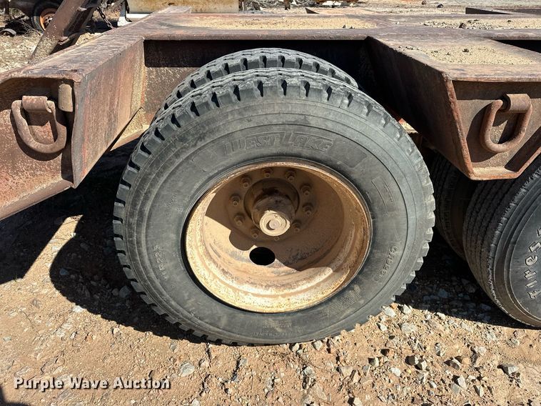 image for item EK0553 1981 Atoka 18DE Drop deck equipment trailer