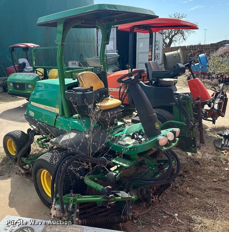 image for item EK0600 2018 John Deere 7700A reel mower