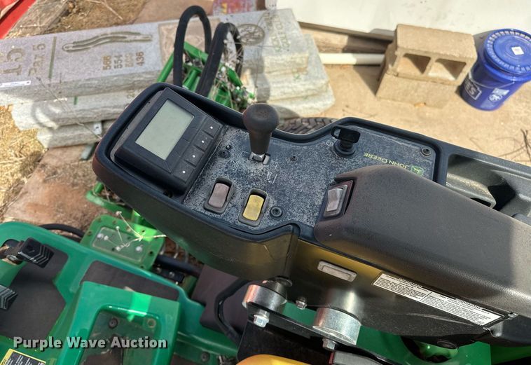 image for item EK0600 2018 John Deere 7700A reel mower