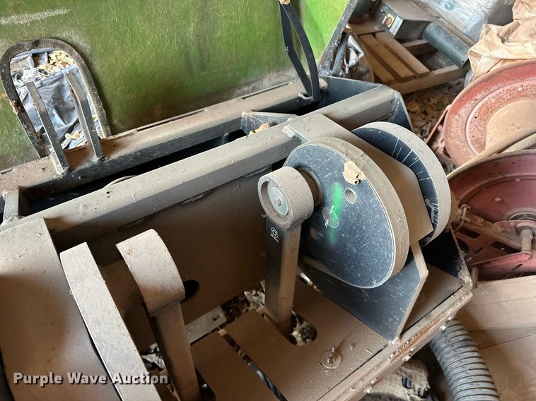 image for item EK0609 John Deere Aerocore 1500 aerator