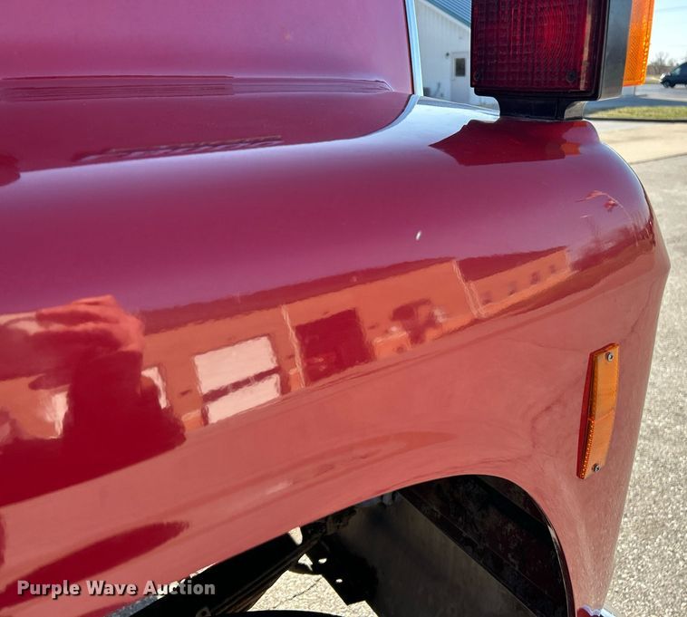 image for item EK2755 1989 Ford L8000 tank truck