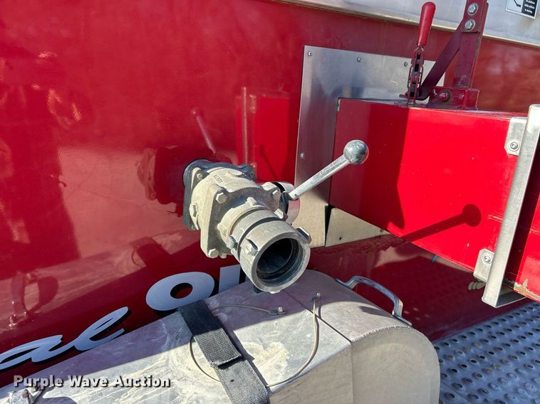 image for item EK2755 1989 Ford L8000 tank truck