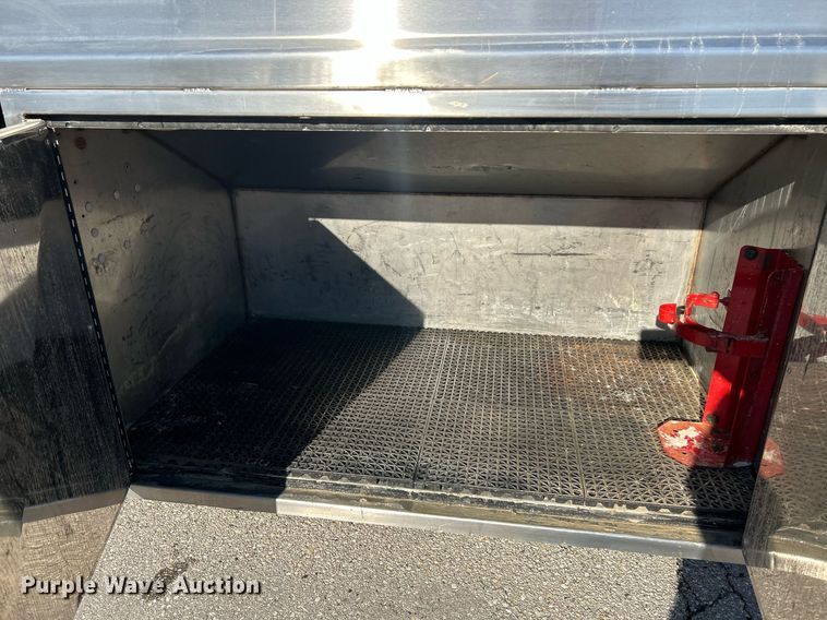 image for item EK2755 1989 Ford L8000 tank truck