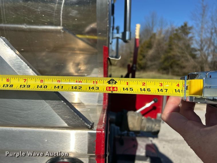 image for item EK2755 1989 Ford L8000 tank truck