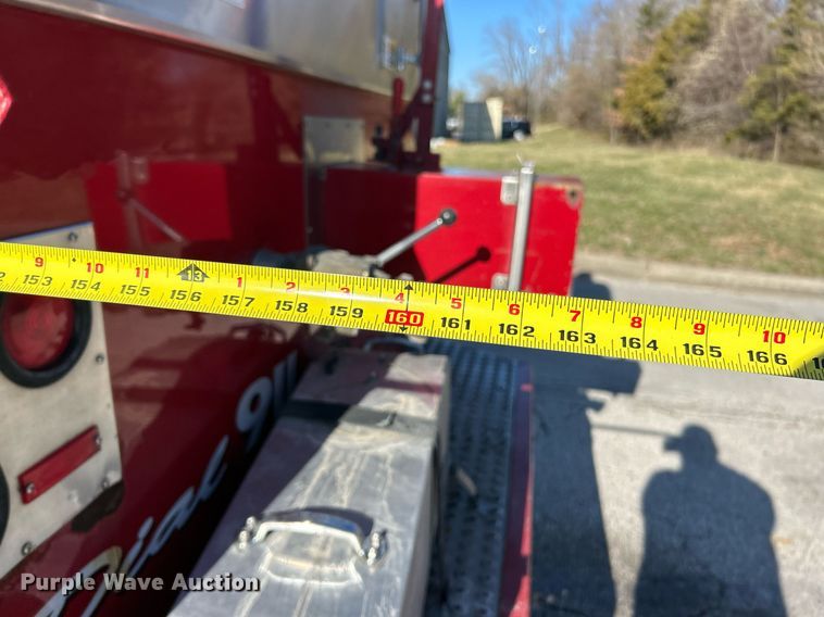 image for item EK2755 1989 Ford L8000 tank truck