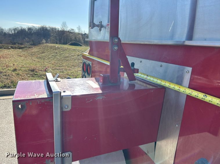 image for item EK2755 1989 Ford L8000 tank truck