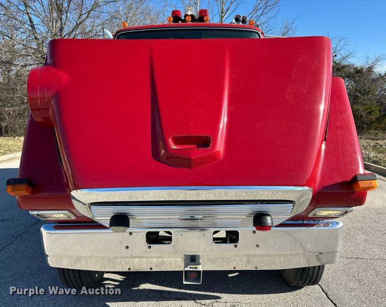 image for item EK2755 1989 Ford L8000 tank truck