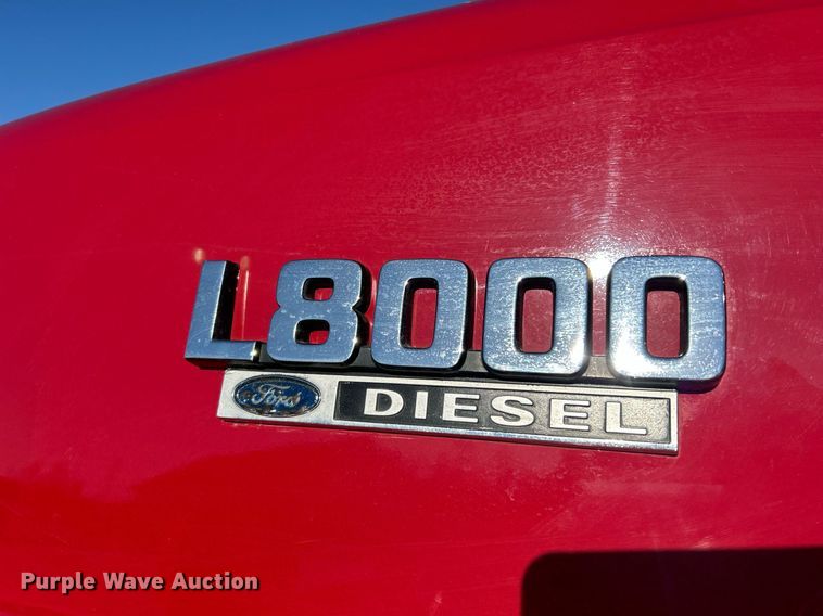 image for item EK2755 1989 Ford L8000 tank truck