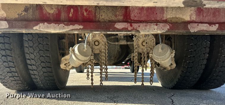 image for item EK2755 1989 Ford L8000 tank truck