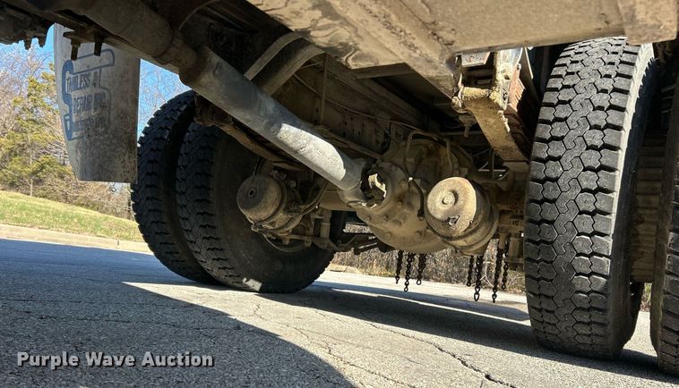 image for item EK2755 1989 Ford L8000 tank truck