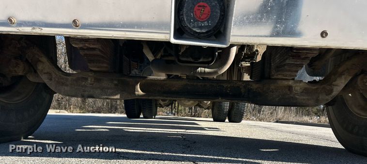 image for item EK2755 1989 Ford L8000 tank truck