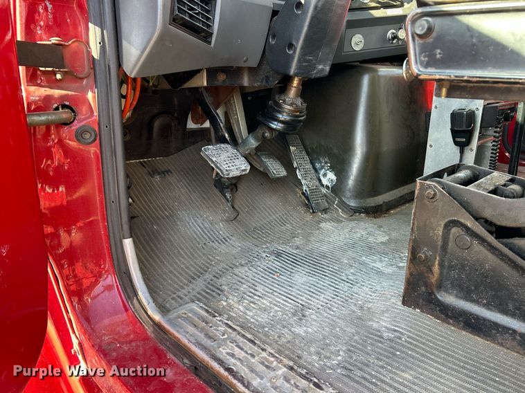 image for item EK2755 1989 Ford L8000 tank truck