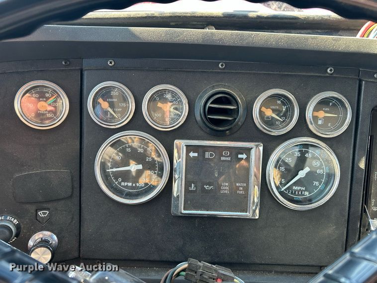 image for item EK2755 1989 Ford L8000 tank truck